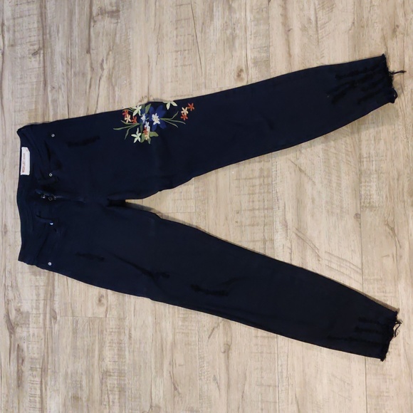 Wish List | Black floral embroidered cropped jean - Picture 1 of 6